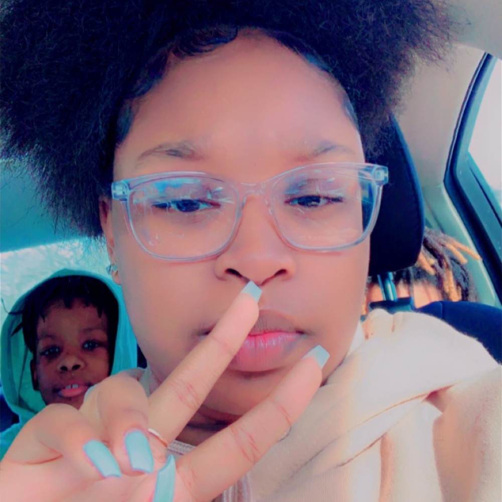 Meet your Posher, Niya